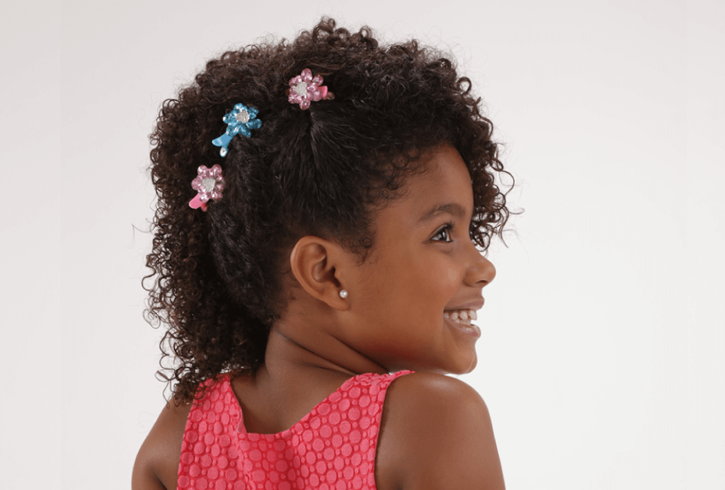 penteados infantis fáceis para os cabelos crespos e cacheados Beleza Natural Bonito é ser